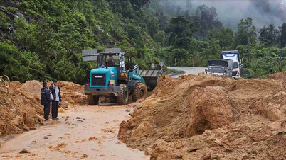 খান হোয়া: খান লে পাসে বিস্ফোরণে শত শত ঘনমিটার মাটি এবং পাথর ধ্বংস হয়েছে।
