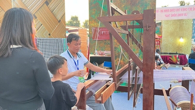 Οι δυτικοί επισκέπτες εκπλήσσονται από το ταλέντο των Βιετναμέζικων τεχνιτών.