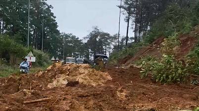 ខេត្ត Quang Ngai៖ ផ្លូវជាតិ 24 បាក់ដីដោយសារភ្លៀងធ្លាក់ខ្លាំង