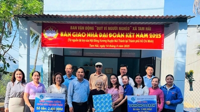 Das Komitee der Vaterländischen Front Vietnams in Da Nang mobilisiert Unterstützung für den Fonds „Für die Armen“ im Jahr 2025.