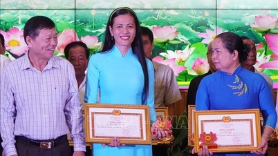 Cô giáo khuyết tật với hành trình truyền lửa yêu thương