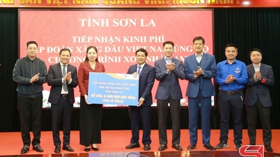 Wietnamska Narodowa Grupa Naftowa wspiera program likwidacji tymczasowych domów w prowincji Son La.