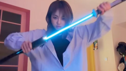 MisThy ទម្លាយ​ដាវ​របស់​នាង និង​បង្ក​ឱ្យ​មានការ​ភ្ញាក់ផ្អើល​ពេញ​បណ្តាញ​សង្គម​ជាមួយ​នឹង​ការ​សម្តែង​បែប​កំប្លែង​របស់​នាង ។