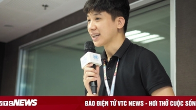 De la un băiat retras la un profesor de tehnologie care îi ajută pe elevi să atingă culmi internaționale