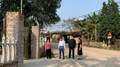 Femeia Muong deschide curba, calea cum trebuie