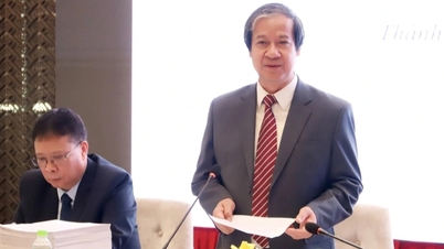 کل کشور ۹۰۰ استاد و دانشیار دیگر دارد که یک رکورد بالا محسوب می‌شود.