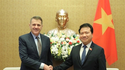 Leder for Vietnam-Bulgaria NSHN-gruppen, Ngo Trung Thanh, mottok den bulgarske ambassadøren i Vietnam