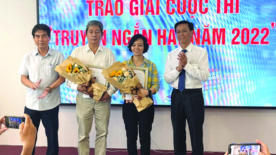 Spisovatelé Cao Chien a Le Hang získali cenu za nejlepší povídku roku 2022.