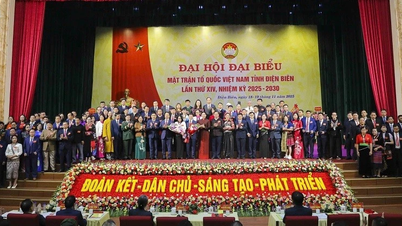 Mua A Vang elvtársat konzultáció útján továbbra is megválasztották Dien Bien tartomány Hazafront Bizottságának elnöki posztjára.