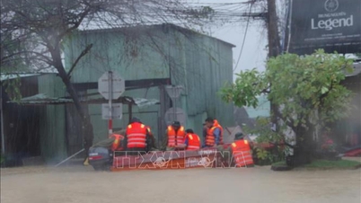 Heves esőzések, a helyi hatóságok keményen dolgoznak az emberek megmentésén