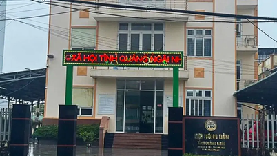 L'Association des agriculteurs de Quang Ngai verse 500 000 VND aux fonctionnaires masculins à l'occasion de la Journée internationale des hommes.