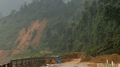 Esfuerzos para reabrir las carreteras nacionales cortadas por las inundaciones