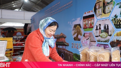 উত্তর মধ্য অঞ্চল শিল্প ও বাণিজ্য মেলার উদ্বোধনের আগে - হা তিন