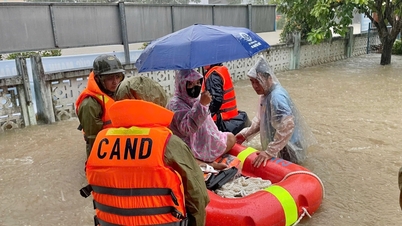 Obyvatelé nadále naléhavě evakuují lidi do bezpečí.