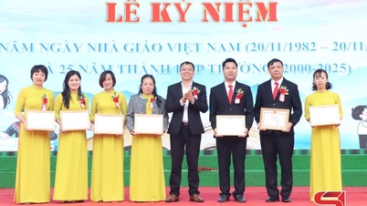 Chu Van Thinh Lisesi'nin 25. Yıldönümü