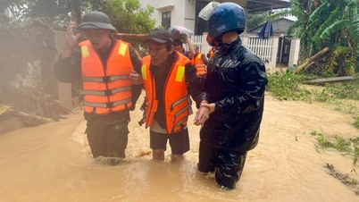 Le quartier de Xuan Dai a évacué des centaines de foyers pour les mettre en sécurité.
