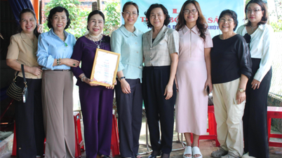 ផ្តល់​គោ​ចិញ្ចឹម​ដល់​ស្ត្រី​ក្នុង​គ្រា​លំបាក​នៅ​ឃុំ​ខូវ​ខៃ