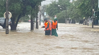 Le quartier de Bac Nha Trang réagit de manière proactive aux inondations et aux tempêtes, assurant ainsi la sécurité des personnes.