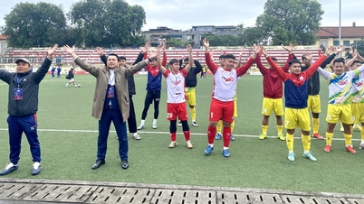 Trường ĐH Thủy Lợi và HUPES thắng tưng bừng, nhiều đội 'cóng' vì thời tiết quá lạnh