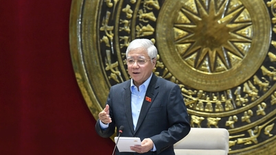 Phó Chủ tịch Thường trực Quốc hội Đỗ Văn Chiến làm việc với Văn phòng Quốc hội