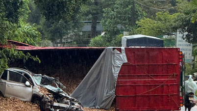 Lam Dong: Mașină zdrobită după coliziune cu un camion container