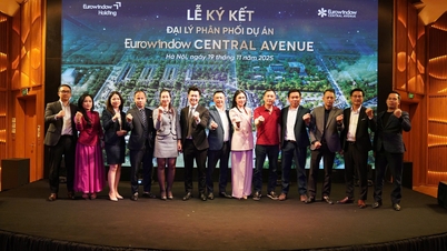 Officieel een distributiesamenwerkingsovereenkomst getekend - Eurowindow Central Avenue is klaar om de centrale vastgoedmarkt (Vinh City) te veroveren