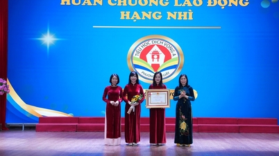 Cau Giay Ward roser typiske eksemplariske lærere i skoleåret 2024–2025