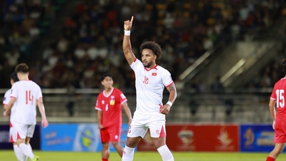 Video of Xuan Son scoring the opening goal for the Vietnamese national team in his comeback match.
