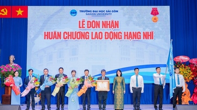 Die Universität Saigon erhielt die Arbeitsmedaille zweiter Klasse.
