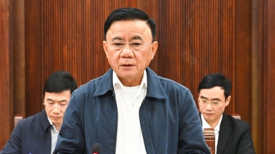 المكتب السياسي: إعادة تنظيم لجان الحزب المكونة من 18 مجموعة اقتصادية وشركة و4 بنوك تجارية مملوكة للدولة