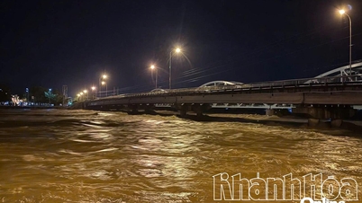 Ploi abundente prelungite, risc de inundații cu o adâncime de 0,5 - 2,5 m în multe zone joase