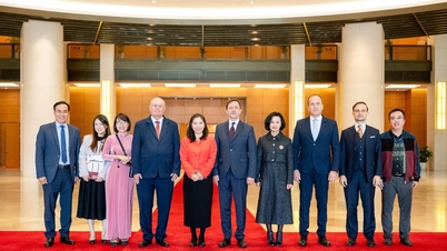 ពង្រឹងកិច្ចសហប្រតិបត្តិការផ្នែកព័ត៌មាន និងបណ្ណាល័យរវាងរដ្ឋសភាវៀតណាម និងហុងគ្រី