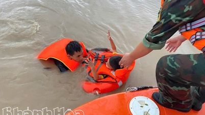 Lữ đoàn Đặc công 5 giúp dân trong lũ dữ