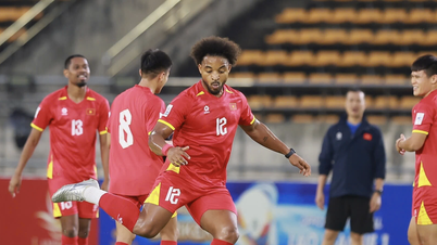 Niesamowity skład na mecz z Laosem: Xuan Son na ławce rezerwowych, Quang Hai w wyjściowym składzie z Van Lamem i Van Do