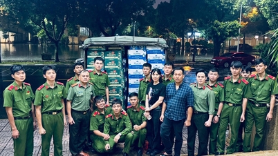 پلیس استان فوراً به مردم در غلبه بر سیل کمک می‌کند