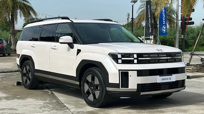 A kereskedő elfogadja a Hyundai SantaFe 2025-ös hibrid verziójának előlegét, körülbelül több mint 1,3 milliárd VND-t.