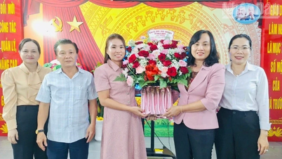 Ка Мау: множество практических и значимых мероприятий в День учителя во Вьетнаме