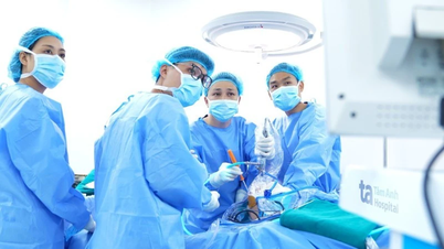 Médico mostra como evitar o "exaustão" jogando pickleball tarde da noite.