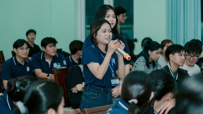 استفاده از روزنامه‌نگاری برای صحبت در مورد آموزش