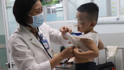 TPHCM tăng số ca mắc tay chân miệng, 2 dấu hiệu bệnh chuyển nặng cần chú ý
