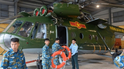 孤立した地域を救助するために2機のヘリコプターが準備完了