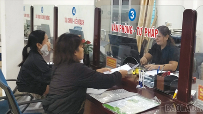 Foco na reforma administrativa para atender às necessidades da população.