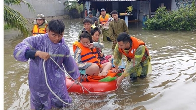 كل الجهود المبذولة لإنقاذ الناس في المناطق التي غمرتها الفيضانات في خان هوا