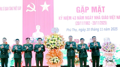 Zırhlı Subay Okulu, Vietnam Öğretmenler Günü'nün 43. yıl dönümünü kutlamak üzere bir araya geldi