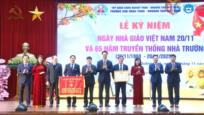 Cérémonie du 65e anniversaire du Collège vietnamien du charbon et des minéraux