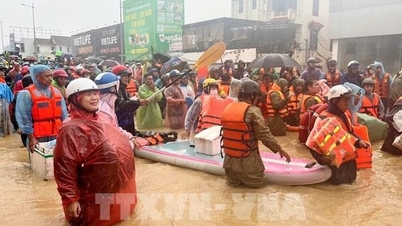 খান হোয়া'র বন্যার্ত এলাকার মানুষদের উদ্ধার এবং নিরাপদ স্থানে আনার জন্য সর্বাত্মক প্রচেষ্টা চালানো হচ্ছে।