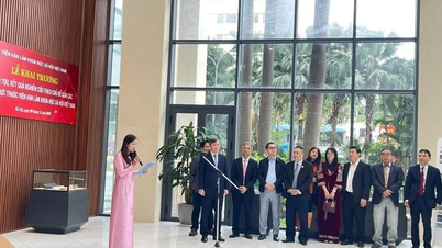 Otwarcie przestrzeni wystawienniczej poświęconej osiągnięciom i wynikom badań Wietnamskiej Akademii Nauk Społecznych