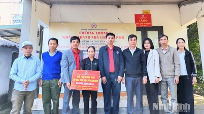 州赤十字社は困難な状況にある学生たちに「赤十字」ハウスを寄贈し、贈り物を贈った。