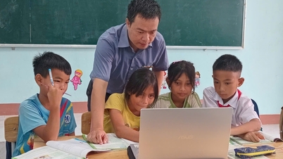 កុំព្យូទ័រអាយុ 20 ឆ្នាំ និងបន្ទប់កុំព្យូទ័រដំបូងរបស់គ្រូបង្រៀននៅ Quang Tri