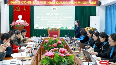 Persidangan untuk mengumpul pendapat mengenai draf Laporan Politik Kongres Ke-16 Kesatuan Sekerja Wilayah Son La